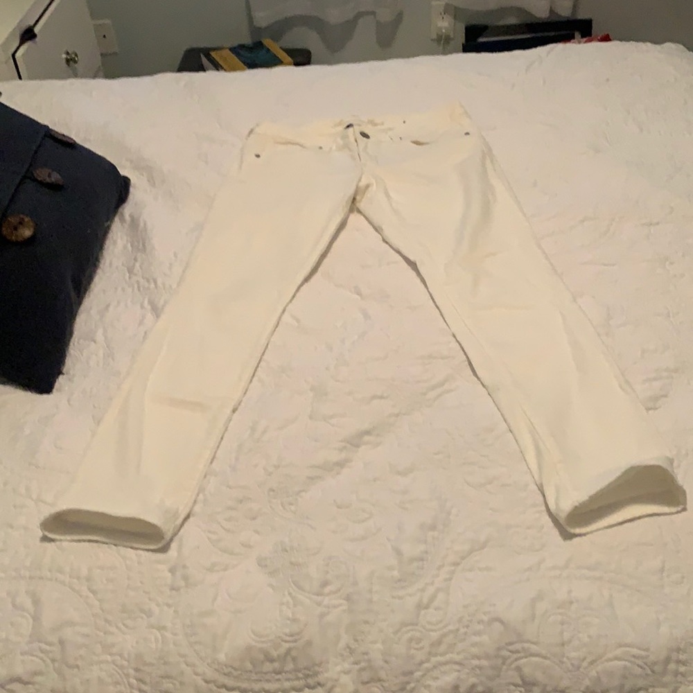 White skinny jeans American eagle